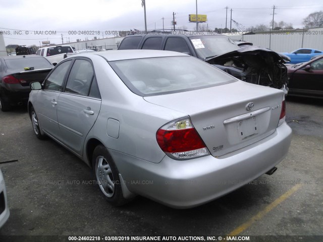 4T1BE32K36U145007 - 2006 TOYOTA CAMRY LE/XLE/SE SILVER photo 3