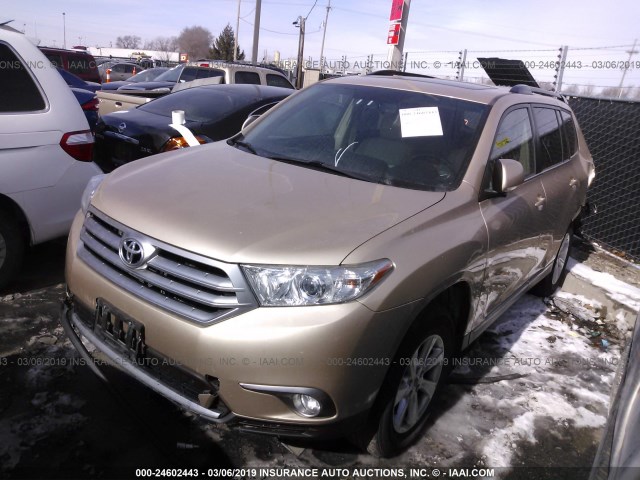 5TDBK3EH8CS110492 - 2012 TOYOTA HIGHLANDER SE TAN photo 2