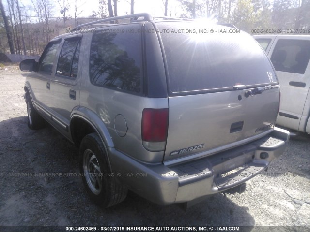 1GNDT13W812226346 - 2001 CHEVROLET BLAZER BEIGE photo 3