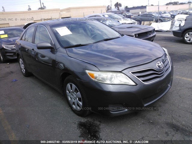 4T4BF3EK0BR125161 - 2011 TOYOTA CAMRY SE/LE/XLE GRAY photo 1