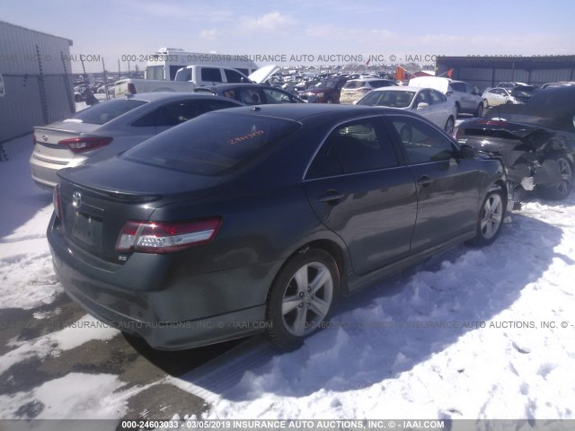 4T1BF3EK2AU032750 - 2010 TOYOTA CAMRY SE/LE/XLE GRAY photo 4