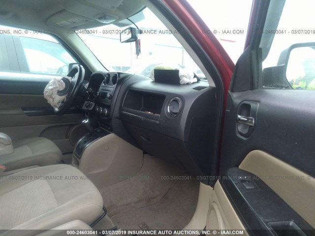 1C4NJRFB6ED661645 - 2014 JEEP PATRIOT LATITUDE RED photo 5