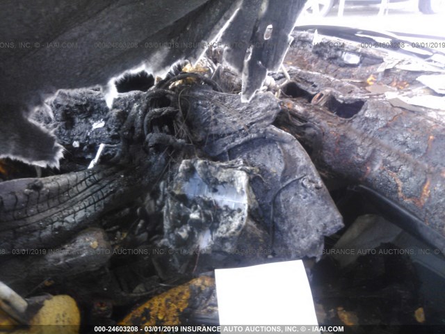 JT2BG22K4W0233122 - 1998 TOYOTA CAMRY CE/LE/XLE 灰色 照片 5