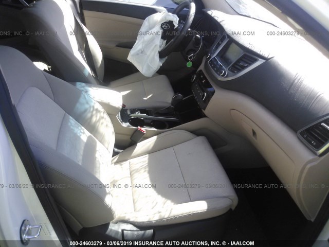 KM8J33A47JU708296 - 2018 HYUNDAI TUCSON LIMITED/SPORT AND ECO/SE WHITE photo 5