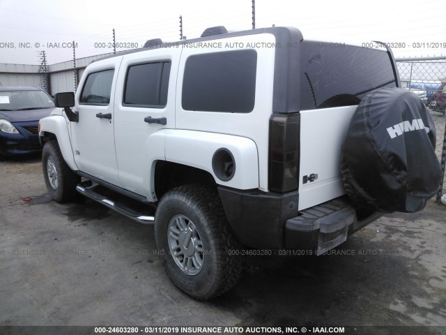 5GTEN13E888149055 - 2008 HUMMER H3 WHITE photo 3