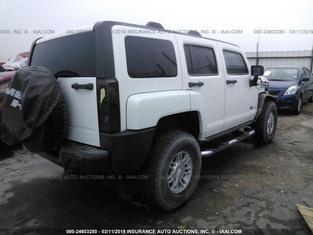 5GTEN13E888149055 - 2008 HUMMER H3 WHITE photo 4