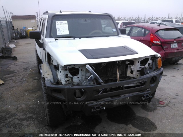 5GTEN13E888149055 - 2008 HUMMER H3 WHITE photo 6