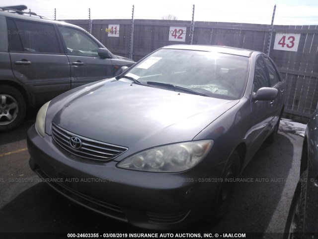 4T1BE32K76U655151 - 2006 TOYOTA CAMRY LE/XLE/SE GRAY photo 2