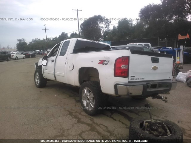 1GCRKSE71CZ190264 - 2012 CHEVROLET SILVERADO K1500 LT WHITE photo 3