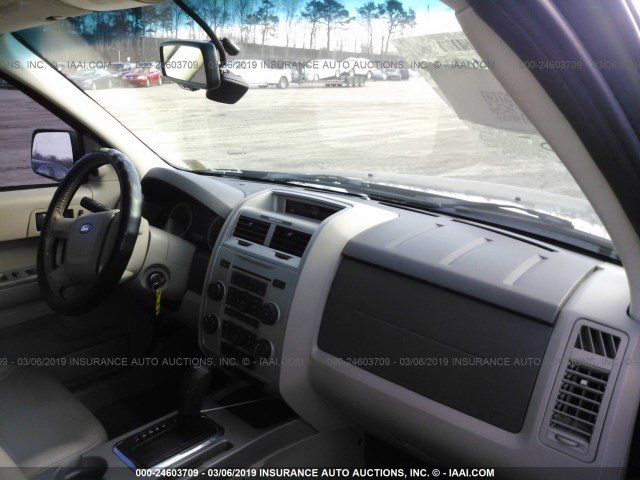 1FMCU93158KA13574 - 2008 FORD ESCAPE XLT 黑色 照片 5
