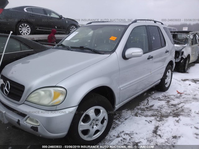 4JGAB54E72A307014 - 2002 MERCEDES-BENZ ML 320 SILVER photo 2