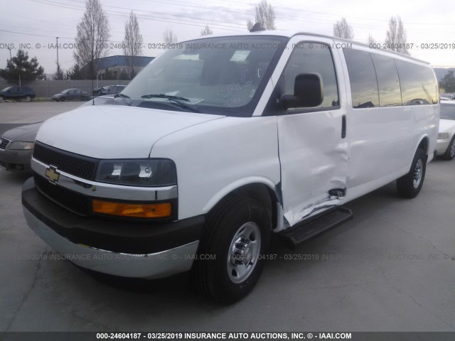 1GAZGPFG3K1213899 - 2019 CHEVROLET EXPRESS G3500 LT WHITE photo 2