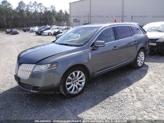 2LMHJ5FR1ABJ09022 - 2010 LINCOLN MKT SILVER photo 2