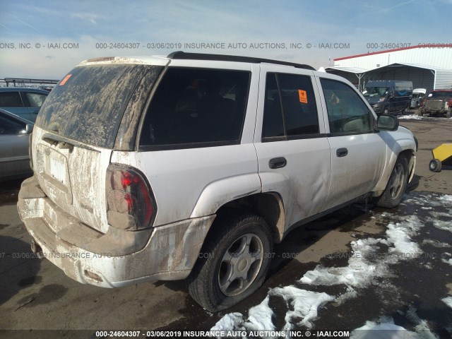 1GNDT13S482255057 - 2008 CHEVROLET TRAILBLAZER LS/LT WHITE photo 4