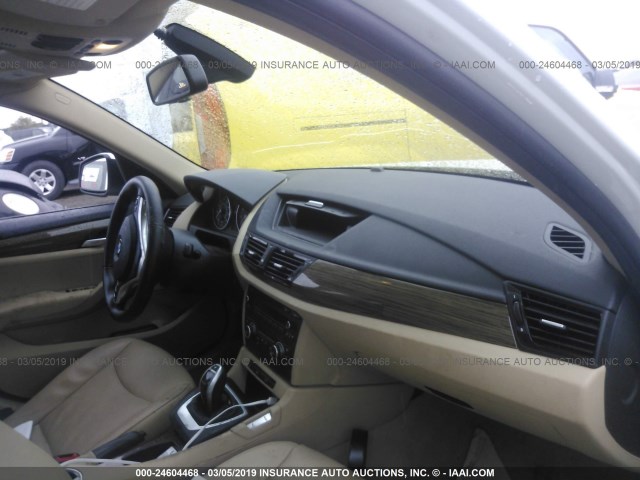 WBAVM1C52DVW41132 - 2013 BMW X1 SDRIVE28I WHITE photo 5