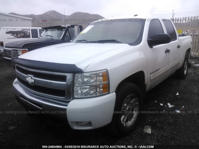 3GCPKSE31BG132240 - 2011 CHEVROLET SILVERADO K1500 LT WHITE photo 2