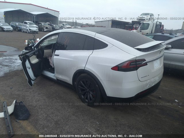 5YJXCDE27JF113597 - 2018 TESLA MODEL X WHITE photo 3