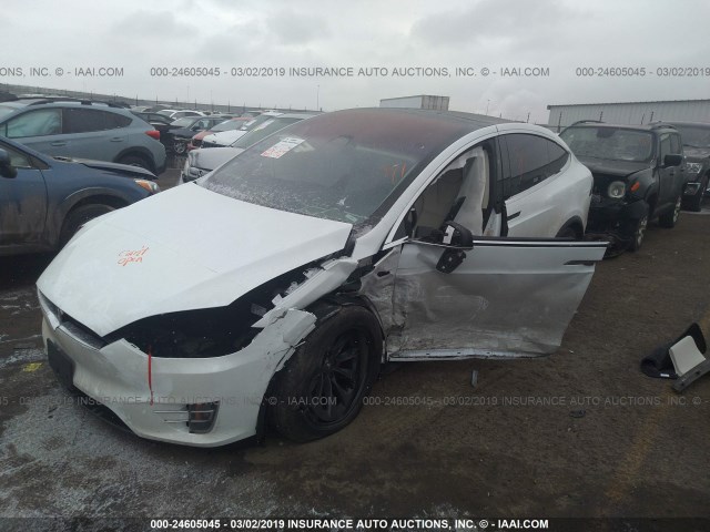 5YJXCDE27JF113597 - 2018 TESLA MODEL X WHITE photo 6