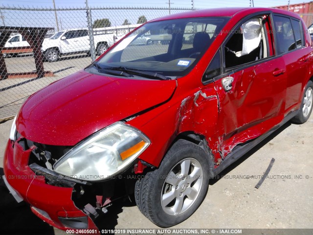 3N1BC13E68L411563 - 2008 NISSAN VERSA S/SL RED photo 6