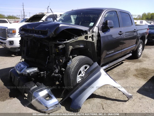 5TFEM5F1XEX075343 - 2014 TOYOTA TUNDRA CREWMAX SR5 GRAY photo 2