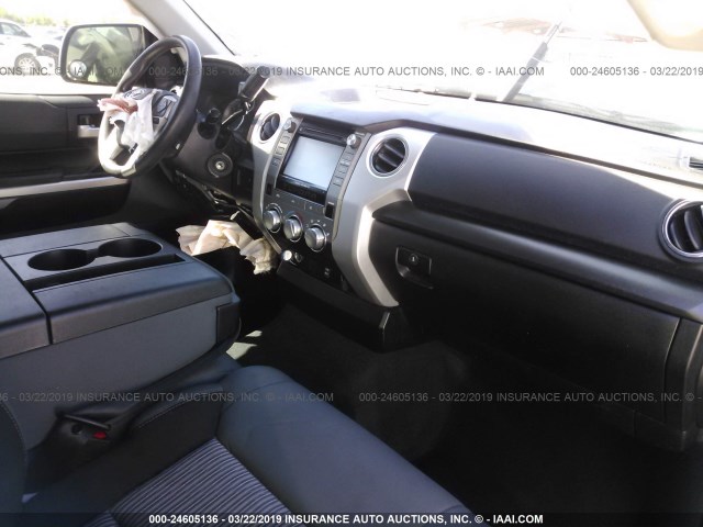 5TFEM5F1XEX075343 - 2014 TOYOTA TUNDRA CREWMAX SR5 GRAY photo 5