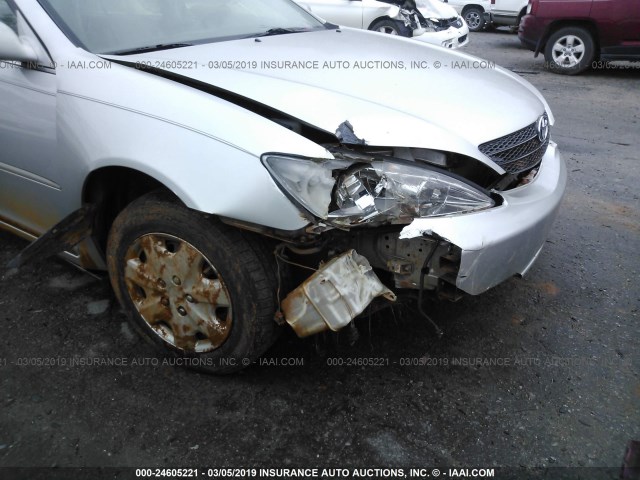 4T1BE32K42U608217 - 2002 TOYOTA CAMRY LE/XLE/SE SILVER photo 6