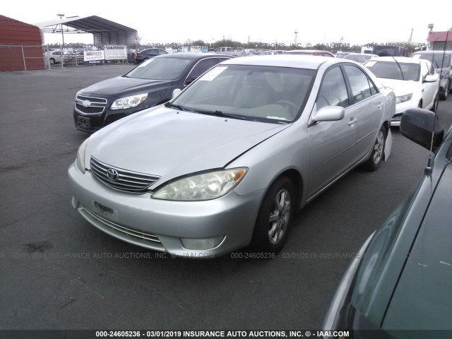 JTDBE30KX63061229 - 2006 TOYOTA CAMRY LE/XLE 银色 照片 2