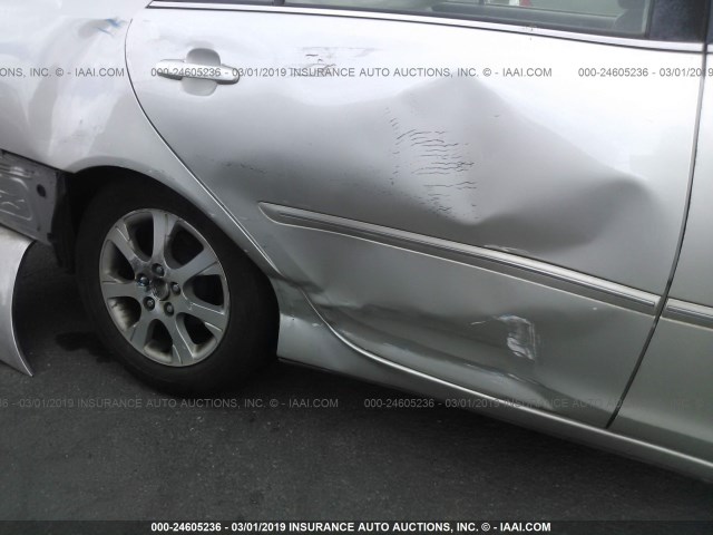 JTDBE30KX63061229 - 2006 TOYOTA CAMRY LE/XLE 银色 照片 6