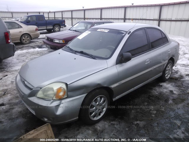 KNADC125946343168 - 2004 KIA RIO SILVER photo 2