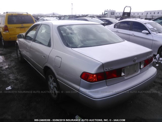 4T1BF28K4YU102765 - 2000 TOYOTA CAMRY LE/XLE TAN photo 3