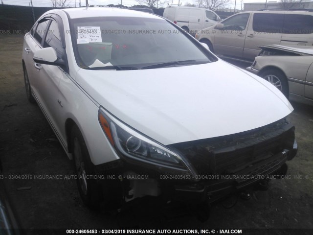 KMHE24L35HA066655 - 2017 HYUNDAI SONATA HYBRID/SE WHITE photo 1