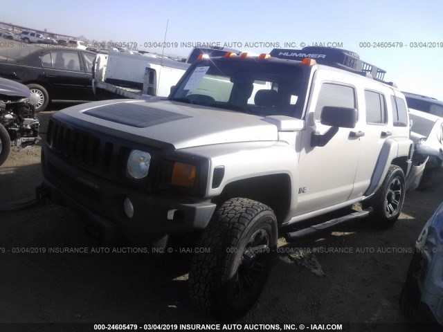 5GTDN136868132757 - 2006 HUMMER H3 金色 照片 2