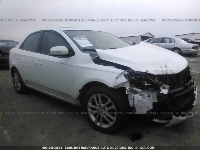 KNAFU4A21B5399817 - 2011 KIA FORTE EX WHITE photo 1