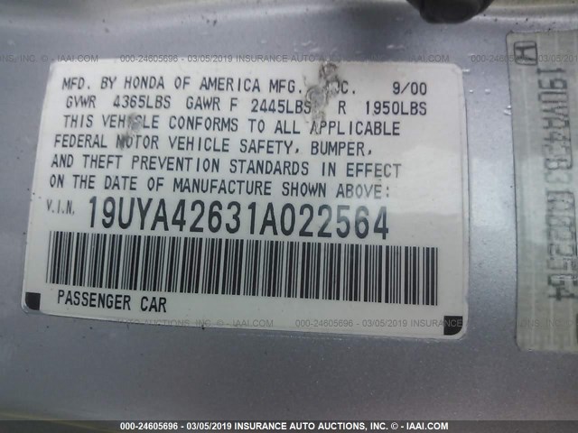 19UYA42631A022564 - 2001 ACURA 3.2CL TYPE-S SILVER photo 9