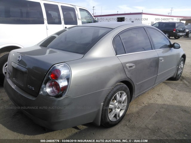 1N4AL11D25N915192 - 2005 NISSAN ALTIMA S/SL GRAY photo 4