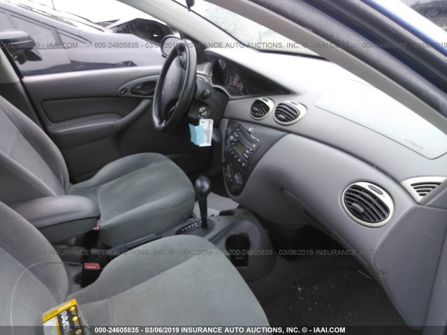 1FAFP34P92W308885 - 2002 FORD FOCUS SE/SE COMFORT BLUE photo 5