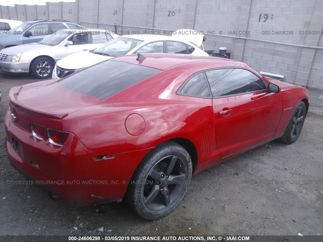 2G1FB1ED4B9137983 - 2011 CHEVROLET CAMARO RED photo 4