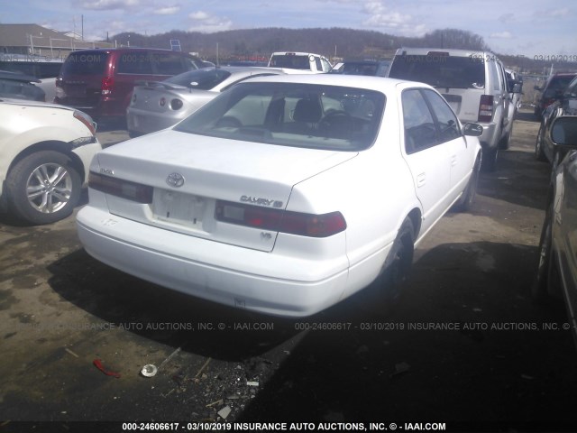 4T1BF22KXVU916035 - 1997 TOYOTA CAMRY CE/LE/XLE 白色 照片 4