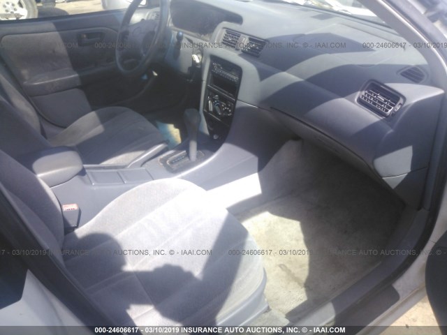 4T1BF22KXVU916035 - 1997 TOYOTA CAMRY CE/LE/XLE 白色 照片 5