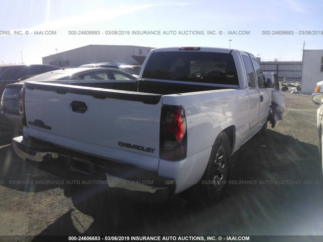 2GCEC19V251151936 - 2005 CHEVROLET SILVERADO C1500 WHITE photo 4