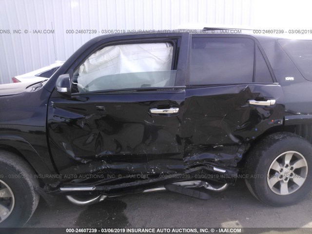 JTEBU5JR2B5063822 - 2011 TOYOTA 4RUNNER SR5/LIMITED/TRAIL BLACK photo 6