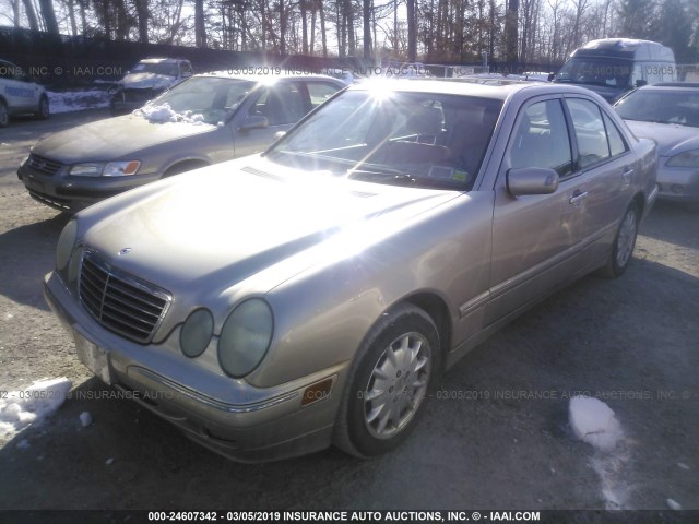 WDBJF82J91X048806 - 2001 MERCEDES-BENZ E 320 4MATIC GOLD photo 2