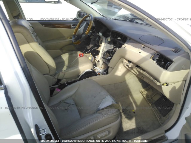 JTHBA30G255062772 - 2005 LEXUS ES 330 WHITE photo 5