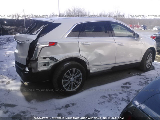 1GYKNDRS2JZ134232 - 2018 CADILLAC XT5 LUXURY WHITE photo 4