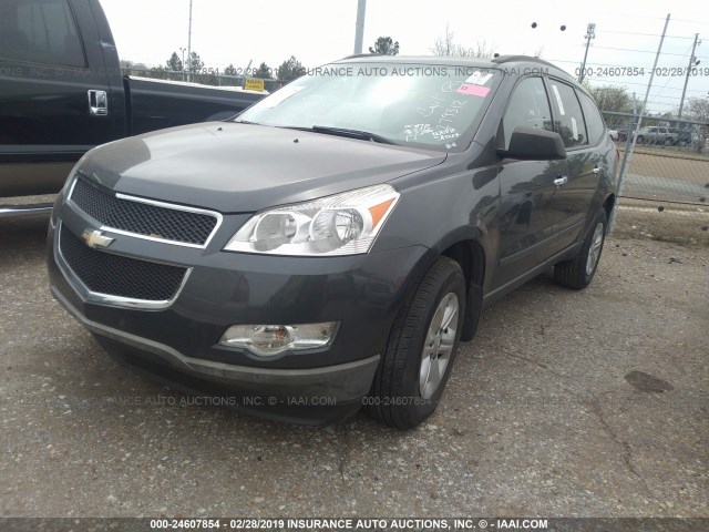 1GNKVFEDXCJ279312 - 2012 CHEVROLET TRAVERSE LS GRAY photo 2