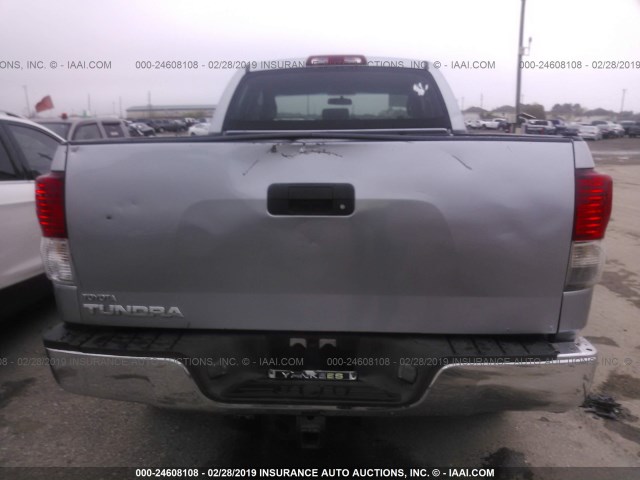 5TFRM5F10BX026469 - 2011 TOYOTA TUNDRA DOUBLE CAB SR5 GRAY photo 6