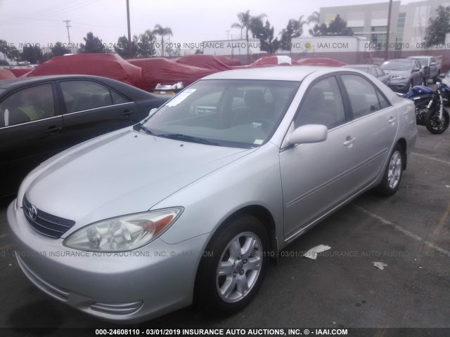 JTDBE32K830170962 - 2003 TOYOTA CAMRY LE/XLE SILVER photo 2