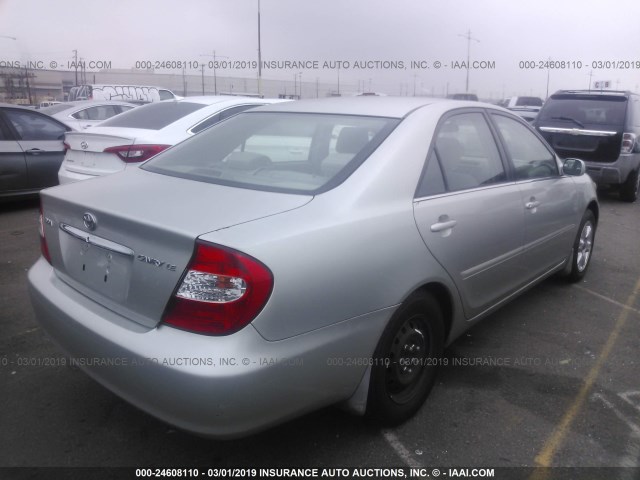 JTDBE32K830170962 - 2003 TOYOTA CAMRY LE/XLE SILVER photo 4