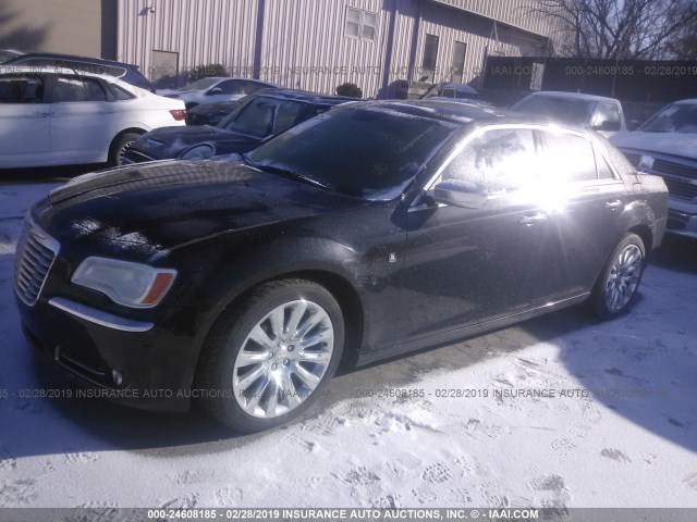 2C3CCAAG5DH726982 - 2013 CHRYSLER 300 BLACK photo 2