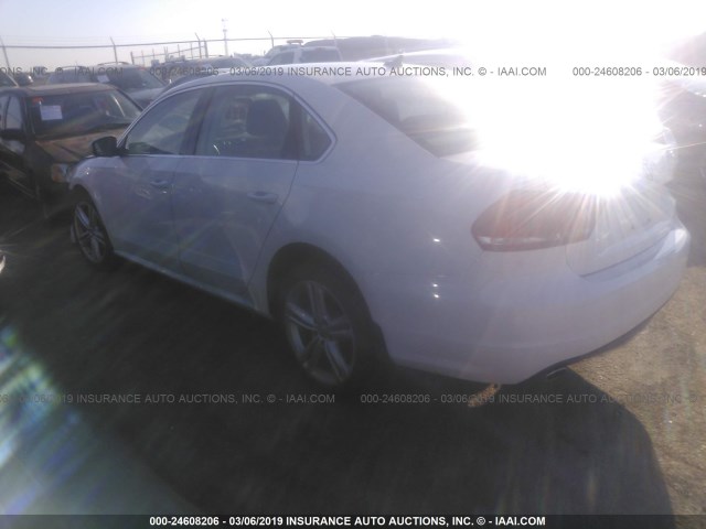 1VWBV7A39FC010039 - 2015 VOLKSWAGEN PASSAT SE WHITE photo 3